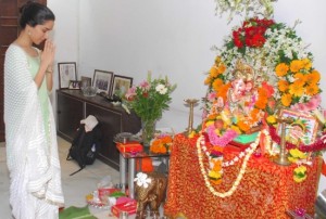 Shraddha Kapoor Celebrate Ganesh Chaturthi 2014 