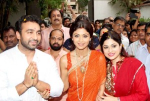 Shilpa Shetty in Orange Saree Pics