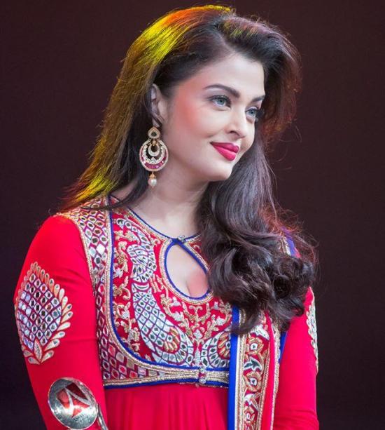 Aishwarya Rai in Red Anarkali Suit 