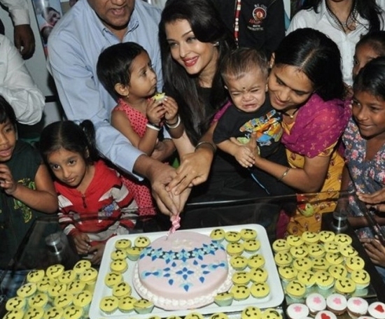 Aishwarya Rai Bachchan in Black Gown at the Smile Train Event