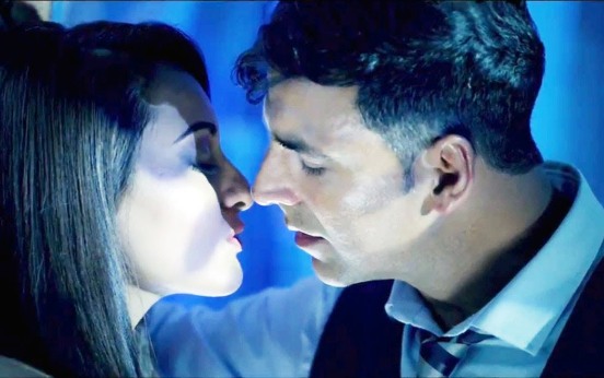 Sonakshi Sinha with Akshay Kumar Hot Kissing Scenes in Holiday Movie -  Chinki Pinki