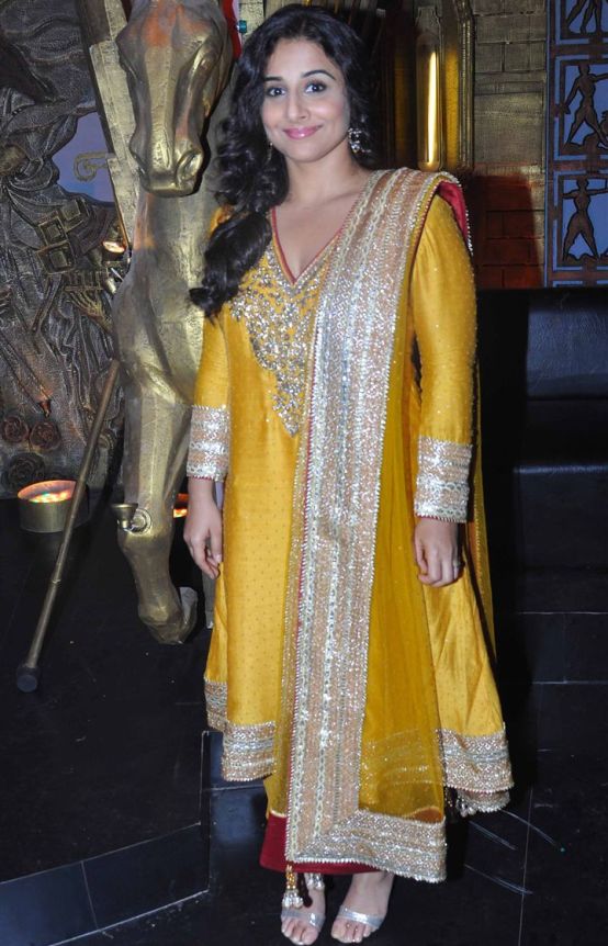 Vidya Balan In Yellow Churidar Dress Photos At ‘entertainment Ke Liye