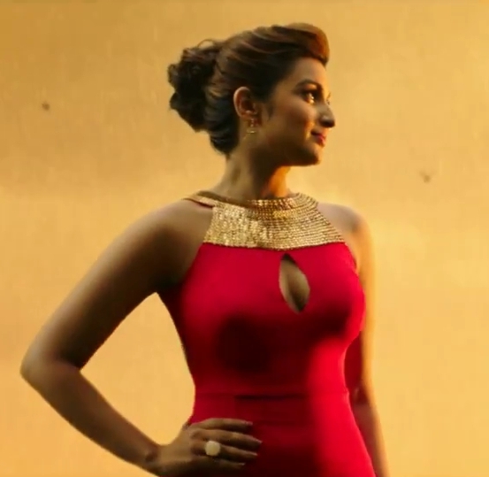 RED Close High Neck Evening Gown with Open Back - Sleeveless Party Wear Dress is looking awesome on Wet Parineeti Chopra in KILL DIL