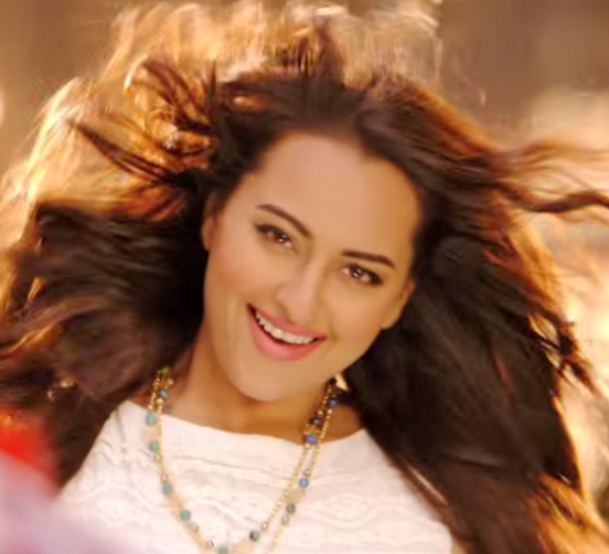 Sonakshi Sinha Hot look Pic in Action Jackson