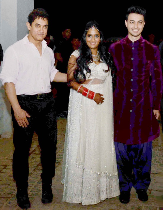 Arpita Khan and Aayush Sharma's first look Photos after wedding