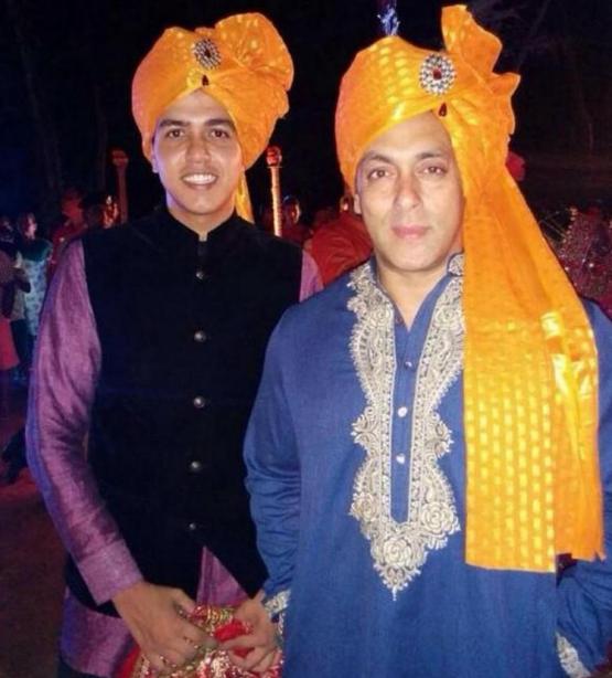 Salman Khan in Blue Kurta at Pulkit Samrat’s wedding