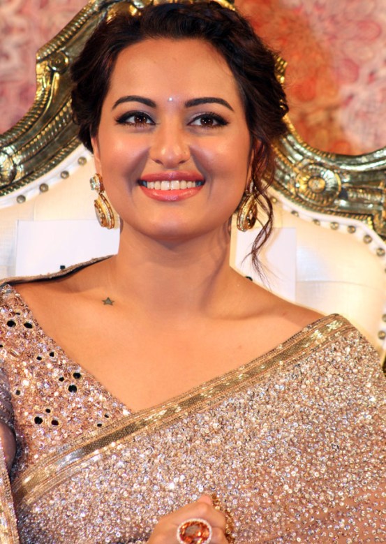 Sonakshi Sinha and Rajnikanth at Lingaa Movie Audio Launch in Hyderabad