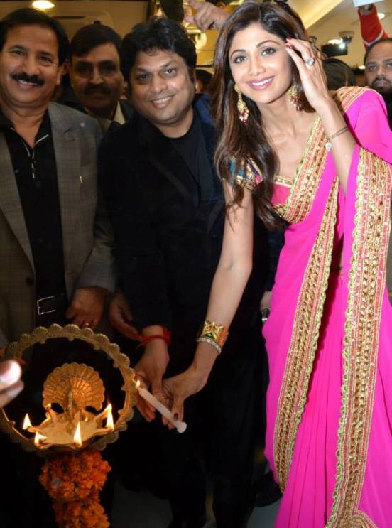 Shilpa Shetty Launch PC Jewellers Store in Bareilly