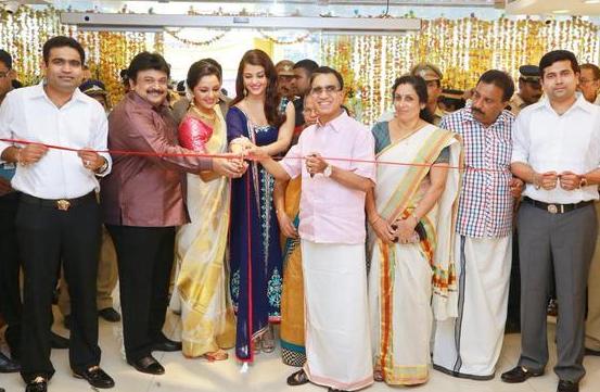Aishwarya Rai at Kalyan Jewellers Store Launch in Kerala
