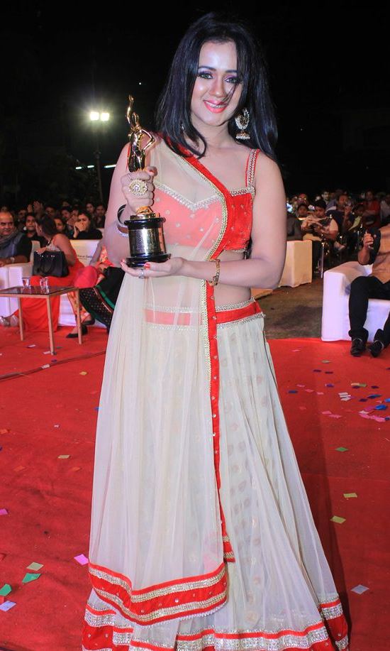 Gunjan Pant in Bhojpuri Film Awards 2014