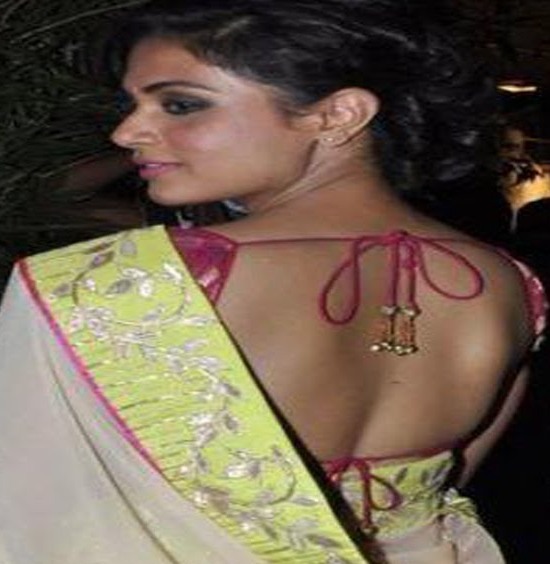 Richa Chadda in Backless Blouse Photos – Hot Pics in Designer Backless Saree