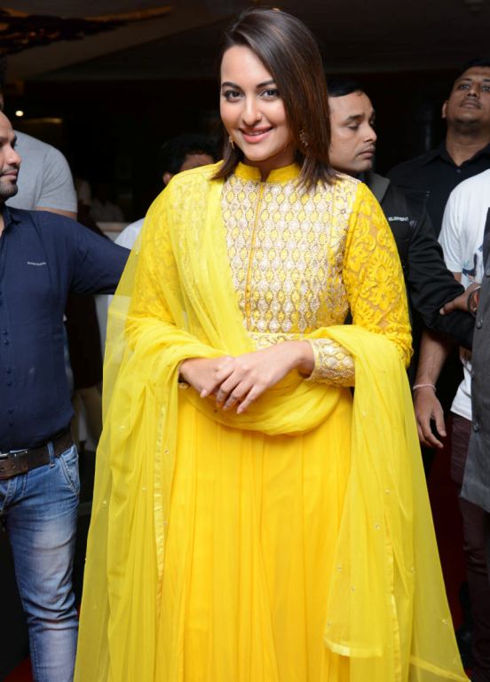 Sonakshi Sinha In Yellow Anarkali Suit At Lingaa Movie Audio Success Meet Chinki Pinki