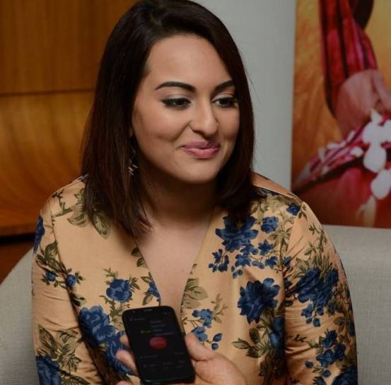 Sonakshi Sinha in Floral Jacket at Promote Tamil Movie “Lingaa”
