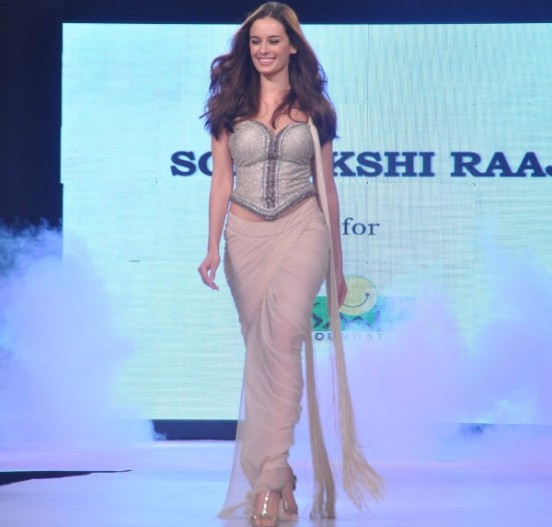 Evelyn Sharma Hot in White Saree with Silver Strapless Blouse at Charity Fashion Show 2014