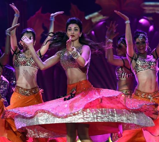 Deepika Padukone Hot Navel Show And Sexy Legs Pictures In Pink Orange Lehenga During Dance