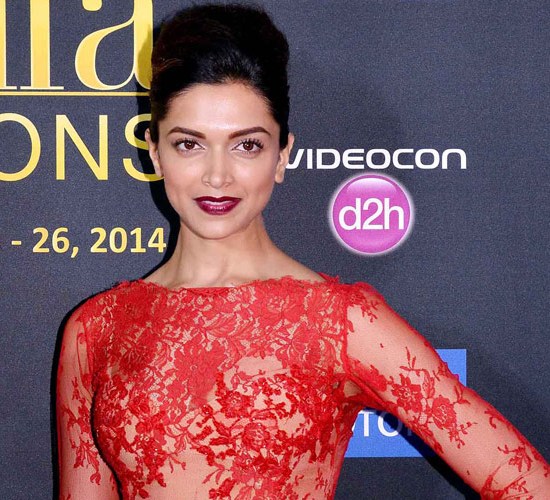 Deepika Padukone in Red Gown at IIFA Awards 2014 – Sizzling Hot Images Skin Tight Body Hugging Full Sleeve Evening Dress