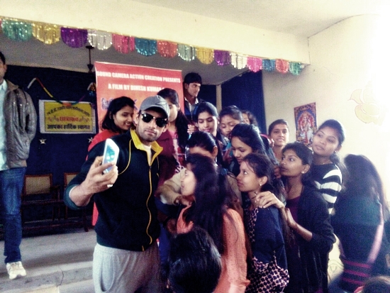 Makad jaala Actor Amit Pundir with his Fans