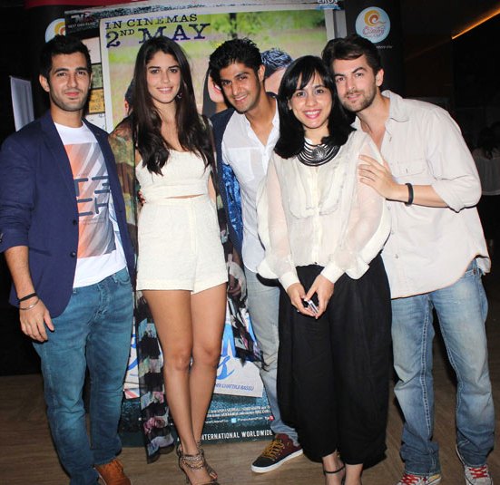 Izabelle Leite in White Shorts at PURANI JEANS 2014 Movie Screening