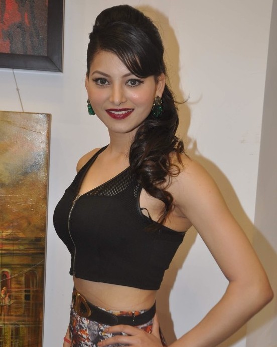 Urvashi Rautela Hot Pics in Black Inner and Long Skirt at Art Exhibition in Mumbai 