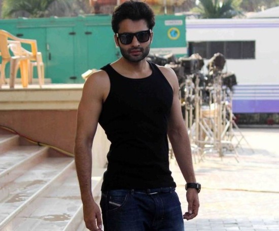 Jackky Bhagnani Promotes Youngistan on the Sets of Boogie Woogie in Mumbai