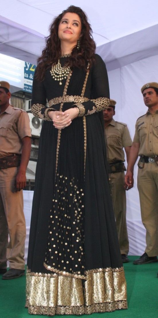 Aishwarya Rai in Black Anarkali Dress