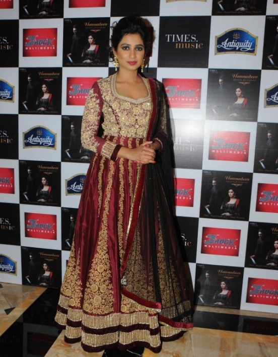Shreya Goshal in Maroon Anarkali Dress at Launch Ghazal Album Humnasheen - Chinki Pinki