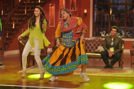 Alia Bhatt at Comedy Night with Kapil with Randeep Hooda for Highway Movie Promotion