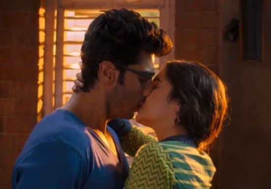 Arjun Kapoor and Alia Bhatt Hot Lip Lock Kiss Pics – Bold Kissing Scene Photos in 2 States Hindi Movie 2014