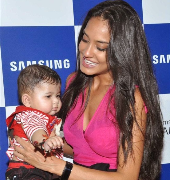 Lisa Haydon in Pink One Piece at Launch Samsung Galaxy S5