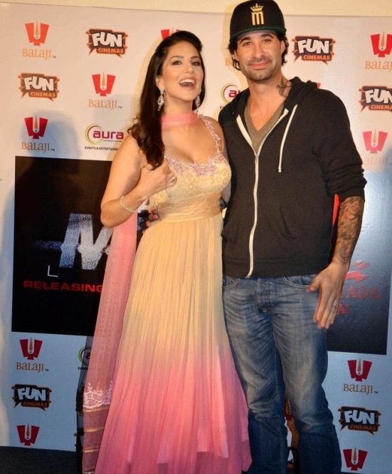 Sunny Leone in Anarkali Churidar Suits at Ragini MMS 2 Movie Promotion in Bhopal