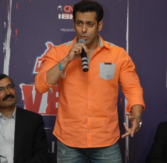 Salman Khan in Orange Shirt Photos at CNN – IBNs Veer Campaign Event