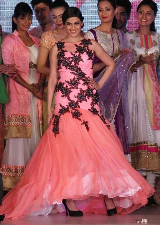 Genelia D’souza Walking on Ramp at Fashion Show in Chennai 2014