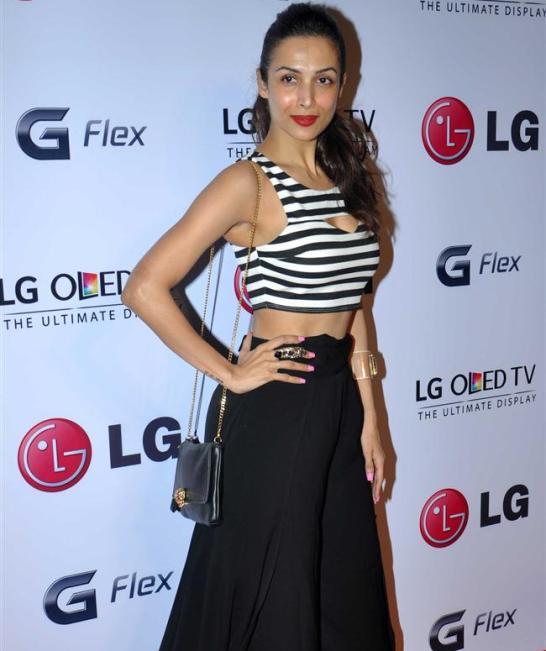 Malaika Arora Khan Hot Navel Pics – Hot Images of Navel Armpits Show at LG G Flex Smartphone Launch