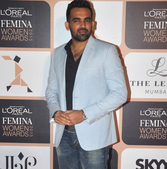 Bollywood Celebs at L Oreal Paris Femina Women Awards 2015 Photos