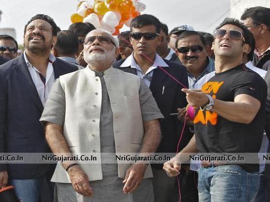 Salman Khan in Ahmedabad Gujarat for JAI HO Promotion with Narendra Modi