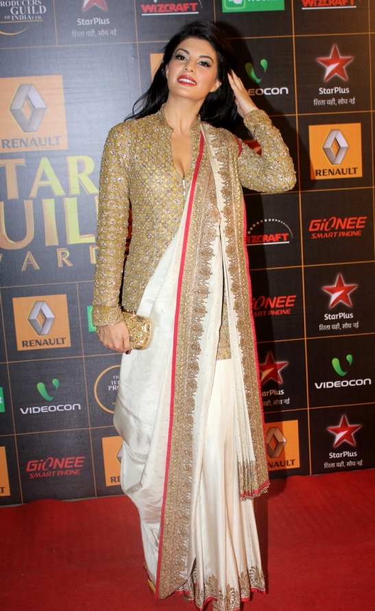 Jacqueline Fernandez in White and Golden Saree at Star Guild Awards 2014
