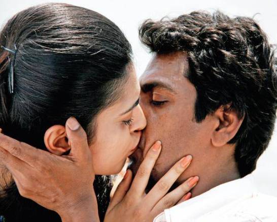 Niharika Singh Hot Pics of Lip Lock Kissing Scenes with Nawazuddin Siddiqui in MISS LOVELY Movie 2014
