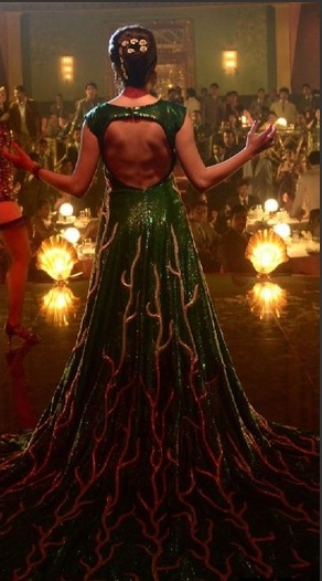 Anushka Sharma in Green Gown in Bombay Velvet - Hot Backless Pics in 35 Kilograms Long Gown