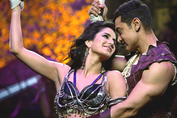 Katrina Kaif and Aamir Khan in 5 Crore Song of Dhoom 3 Hot Photos