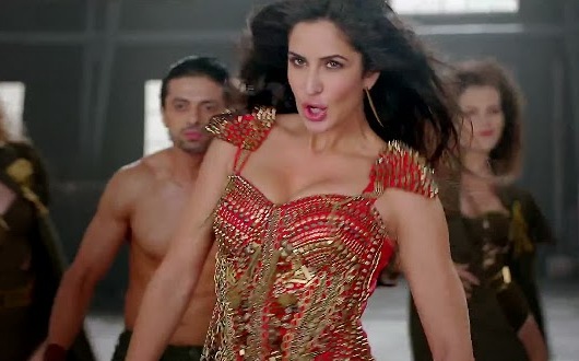 Katrina Kaif Deep Cleavage Pics from Hot Outfits in DHOOM 3 Song Dhoom  Machale - Chinki Pinki