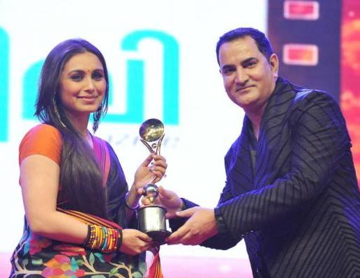 Rani Mukharjee in 100 years of Indian Cinema Awards 2013 Photos