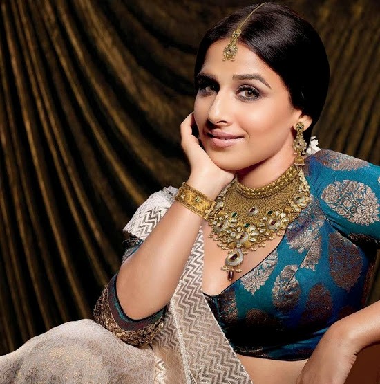Vidya Balan in saree for Ranka Jewellers Photoshoot – Hot Cleavage Show Picture
