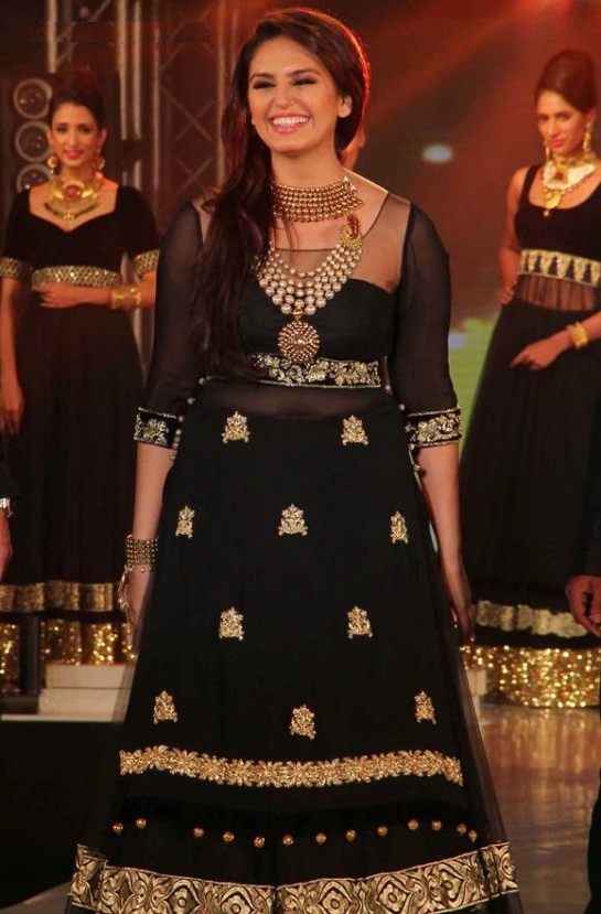 Huma Qureshi in Black Anarkali Dress at 2013 IBBS Fashion Show