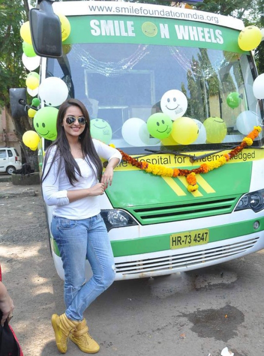 Sonakshi Sinha Launch Mobile Hospital Van in Mumbai 