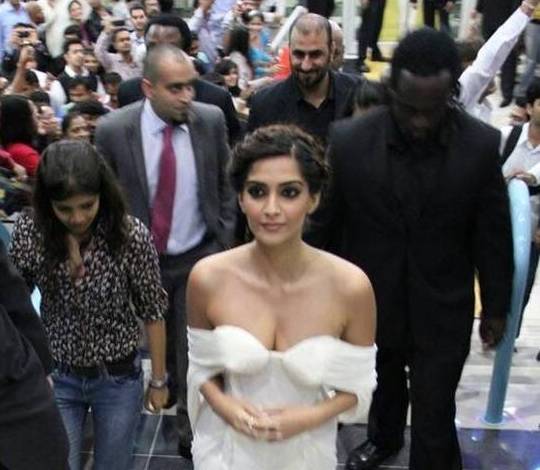 Sonam Kapoor Cleavage Pics – Hot Images Bold Photos of Deep Cleavages in White Off Shoulder Short Gown