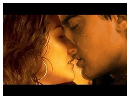 Aamir Khan Anushka Sharma Lip Lock