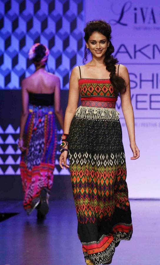 Aditi Rao Hydari In Traditional Dress At Lakme Fashion Week 2013