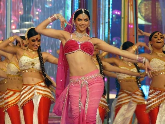 Deepika Padukone Marathi Girl and Bar Dancer in Happy New Year Movie