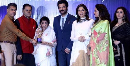 Lata Mangeshkar gets Yash Chopra Memorial Award