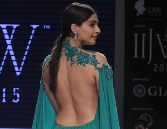 Sonam Kapoor Hot Backless Photos In Green Gown At India International Jewellery Week 2015
